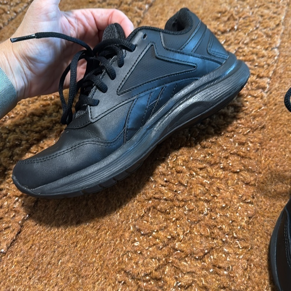 Reebok Women's Walk Ultra 7 DMX Max Shoe - Picture 9 of 13